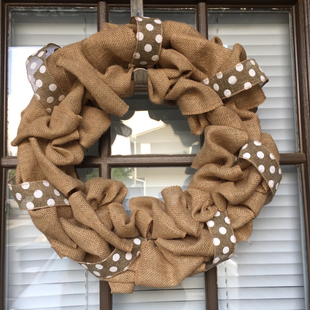 Beautiful new wreath - Picture 2 of 3